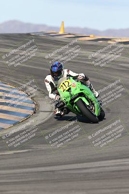 media/Nov-16-2025-Race Pace (Sun) [[8c5fa54630]]/Verified Riders/1-Turns 9 and 10 (925am)/